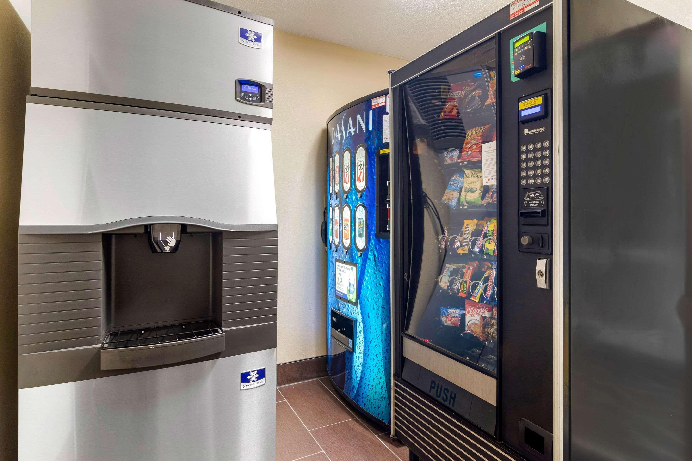 Comfort Inn & Suites Macon North I-75 Ngoại thất bức ảnh