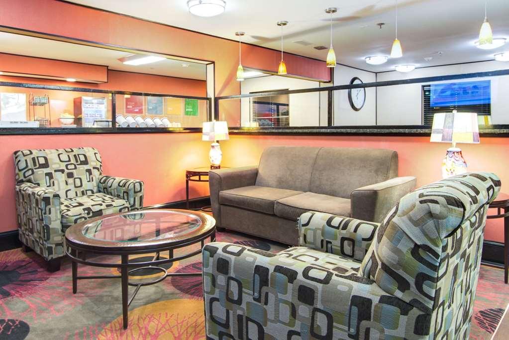 Comfort Inn & Suites Macon North I-75 Nội địa bức ảnh